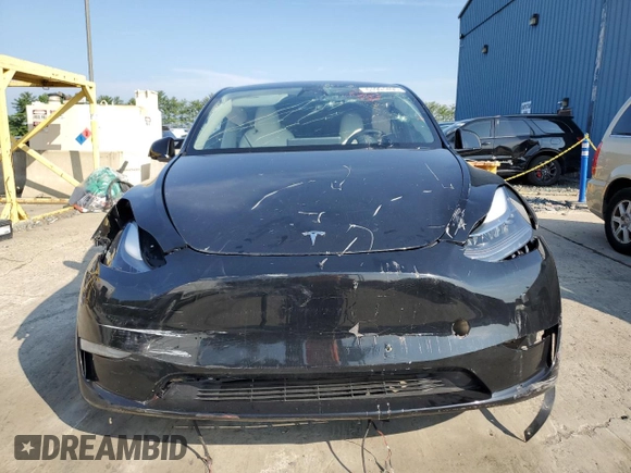 2024 Tesla Model Y z VIN 7SAYGDED7RF162680, wystawiony jako Copart lot #61991495 z przebiegiem Nie podano mil oraz Czysty tytuł • Clean title. Historia ofert i sprzedaży dostępna na DreamBid. Obrazek 5.
