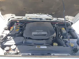 2016 Jeep Wrangler Unlimited Sahara z VIN 1C4HJWEG3GL115175, wystawiony jako IAAI lot #41686551 z przebiegiem Nie podano mil oraz . Historia ofert i sprzedaży dostępna na DreamBid. Obrazek 10.