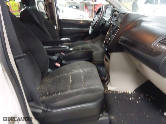 2018 Dodge Grand Caravan SE with VIN 2C4RDGBG0JR180361, listed as a IAAI auction lot 41064126 with 135,841 mi miles. Bid and sale history available at carsss.com. Image 5.