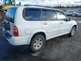 2002 Suzuki XL-7 Standard with VIN JS3TX92V824125363, listed as a IAAI auction lot 41221270 with 190,034 mi miles. Bid and sale history available at carsss.com. Image 4.