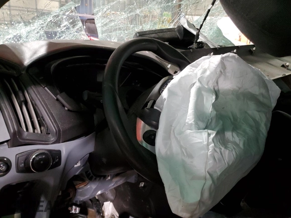 2018 Ford Transit z VIN 1FTYR1ZM0JKB37885, wystawiony jako Copart lot #41970135 z przebiegiem Nie podano mil oraz Szkody całkowita. Historia ofert i sprzedaży dostępna na DreamBid. Obrazek 8.