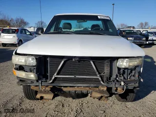 2002 Chevrolet Silverado 1500 LS with VIN 1GCEC14V42Z193471, listed as a Copart auction lot 88780995 with 103,793 mi miles and Salvage Title. Bid and sale history available at carsss.com. Image 5.
