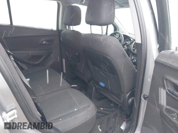 2020 Chevrolet Trax LS with VIN 3GNCJNSB0LL314882, listed as a IAAI auction lot 41234699 with 70,162 mi miles. Bid and sale history available at carsss.com. Image 8.