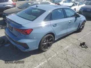 2024 Audi RS 3 z VIN WUAG4DGY6RA910025, wystawiony jako Copart lot #61962184 z przebiegiem 328 mil mil oraz Szkody całkowita. Historia ofert i sprzedaży dostępna na DreamBid. Obrazek 3.