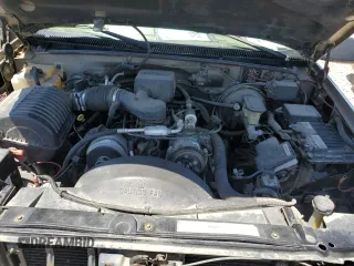 2000 Chevrolet Tahoe Z71 с VIN 1GNEK13R3YR116047, выставлен на аукционе Copart как лот 60037735 с пробегом 174 428 миль миль и Списание • Salvage title. История ставок и продаж доступна на DreamBid. Изображение 12.