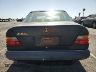1992 Mercedes-Benz 300 E с VIN WDBEA30D2NB596584, выставлен на аукционе Copart как лот 61810125 с пробегом 134 906 миль миль и Чистый • Clean title. История ставок и продаж доступна на DreamBid. Изображение 6.