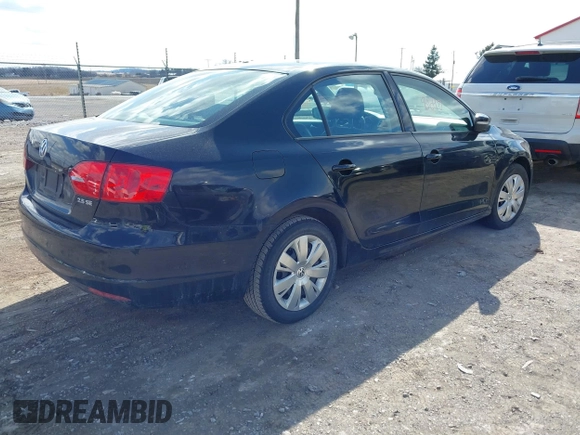 2012 Volkswagen Jetta SE z VIN 3VWDP7AJXCM339022, wystawiony jako IAAI lot #41688690 z przebiegiem 104 120 mil mil oraz . Historia ofert i sprzedaży dostępna na DreamBid. Obrazek 4.