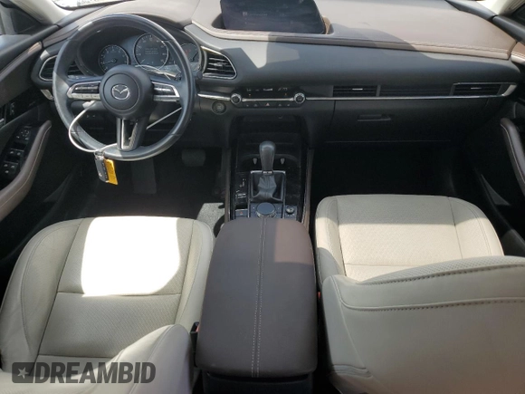 2021 Mazda CX-30 Premium z VIN 3MVDMADM5MM228747, wystawiony jako Copart lot #51747475 z przebiegiem 13 562 mil mil oraz Nie do naprawy • Non repairable. Historia ofert i sprzedaży dostępna na DreamBid. Obrazek 8.