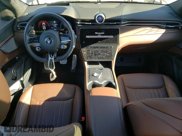 2023 Maserati Grecale GT z VIN ZN682AVA6P7418308, wystawiony jako Copart lot #88347945 z przebiegiem 4 658 mil mil oraz Szkoda całkowita • Salvage title. Historia ofert i sprzedaży dostępna na DreamBid. Obrazek 8.