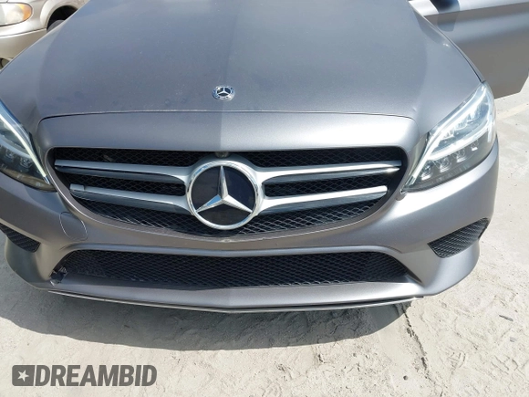 2019 Mercedes-Benz C 300 with VIN 55SWF8EB6KU298297, listed as a IAAI auction lot 42280673 with 49,059 mi miles and . Bid and sale history available at DreamBid. Image 6.