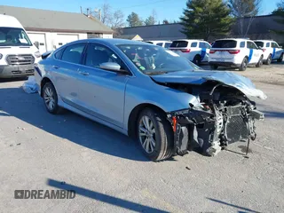 2015 Chrysler 200 Limited z VIN 1C3CCCAB6FN719405, wystawiony jako IAAI lot #41068304 z przebiegiem 112 115 mil mil oraz . Historia ofert i sprzedaży dostępna na DreamBid. Obrazek 1.