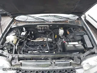 2007 Ford Escape XLS with VIN 1FMYU92Z37KB16651, listed as a IAAI auction lot 41986040 with 119,286 mi miles. Bid and sale history available at carsss.com. Image 10.
