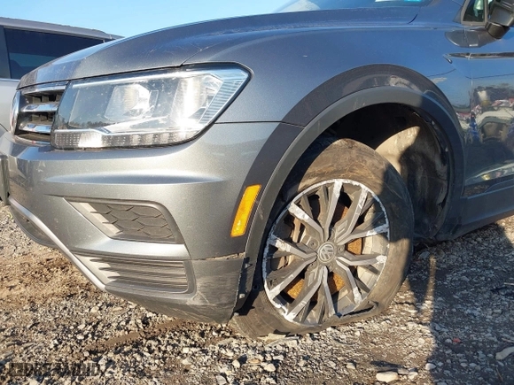 2021 Volkswagen Tiguan S with VIN 3VV0B7AX5MM000806, listed as a IAAI auction lot 40648538 with 38,224 mi miles. Bid and sale history available at carsss.com. Image 6.