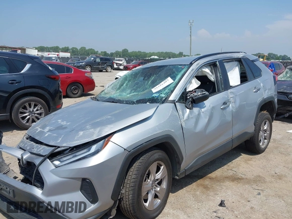 2022 Toyota RAV4 XLE with VIN 2T3P1RFV5NW260495, listed as a IAAI auction lot 42321407 with 69,538 mi miles and . Bid and sale history available at DreamBid. Image 6.