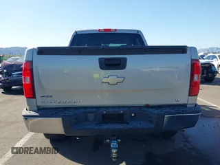 2009 Chevrolet Silverado 1500 LT with VIN 3GCEC23019G120466, listed as a IAAI auction lot 41754684 with 119,330 mi miles. Bid and sale history available at carsss.com. Image 17.