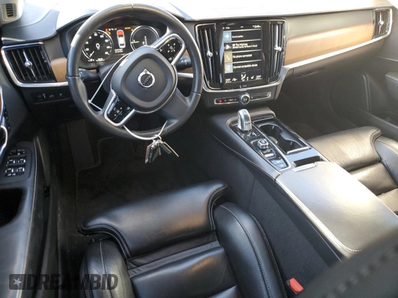 2018 Volvo S90 Inscription with VIN LVYBC0AL2JP028764, listed as a Copart auction lot 82484124 with 102,130 mi miles and Salvage Title. Bid and sale history available at carsss.com. Image 8.