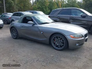 2004 BMW Z4 2.5i with VIN 4USBT33464LR66898, listed as a IAAI auction lot 40327994 with NaN miles. Bid and sale history available at carsss.com. Image 1.