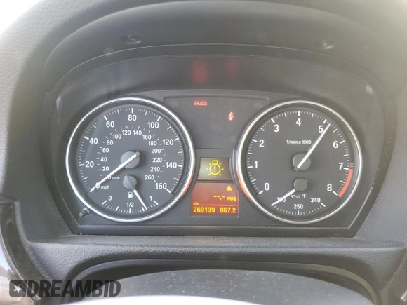 2009 BMW 3 Series 328i with VIN WBAWV13549PG07452, listed as a Copart auction lot 41917765 with 269,139 mi miles and Salvage Title. Bid and sale history available at DreamBid. Image 9.
