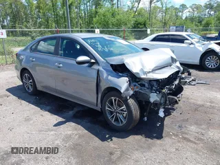 2024 Kia Forte LXS z VIN 3KPF24AD6RE759558, wystawiony jako IAAI lot #42254151 z przebiegiem 11 258 mil mil oraz . Historia ofert i sprzedaży dostępna na DreamBid. Obrazek 1.