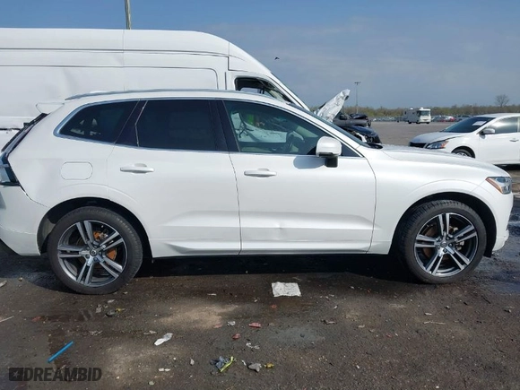 2019 Volvo XC60 Momentum with VIN LYV102DK0KB219297, listed as a IAAI auction lot 41781458 with 80,524 mi miles. Bid and sale history available at carsss.com. Image 13.