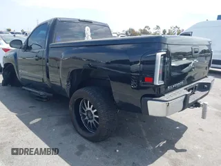 2009 Chevrolet Silverado 1500 with VIN 1GCEC24C29Z205003, listed as a IAAI auction lot 42031245 with 123,278 mi miles and . Bid and sale history available at DreamBid. Image 3.