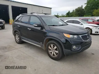 2012 Kia Sorento LX z VIN 5XYKTCA67CG279174, wystawiony jako Copart lot #54363095 z przebiegiem 181 112 mil mil oraz Szkoda całkowita • Salvage title. Historia ofert i sprzedaży dostępna na DreamBid. Obrazek 4.