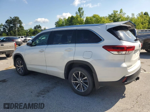 2017 Toyota Highlander XLE with VIN 5TDJZRFHXHS444894, listed as a Copart auction lot 61237735 with 151,073 mi miles and Salvage title. Bid and sale history available at DreamBid. Image 2.