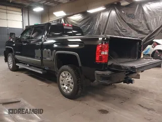 2019 GMC Sierra 2500HD Denali with VIN 1GT12SEY6KF105182, listed as a IAAI auction lot 41522040 with 47,124 mi miles. Bid and sale history available at carsss.com. Image 3.