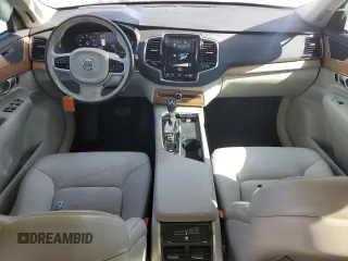 2022 Volvo XC90 Momentum with VIN YV4102CK4N1845770, listed as a Copart auction lot 76307074 with 31,624 mi miles and Salvage Title. Bid and sale history available at DreamBid. Image 8.