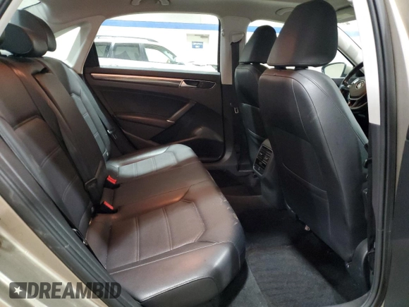 2016 Volkswagen Passat SE z VIN 1VWBT7A30GC022491, wystawiony jako Copart lot #85532264 z przebiegiem 157 602 mil mil oraz Szkoda całkowita • Salvage title. Historia ofert i sprzedaży dostępna na DreamBid. Obrazek 11.