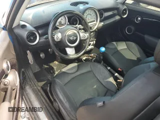 2007 MINI Hardtop S with VIN WMWMF73547TT84449, listed as a Copart auction lot 60490995 with 157,602 mi miles and Salvage title. Bid and sale history available at DreamBid. Image 8.
