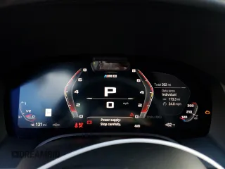 2025 BMW M8 Competition z VIN WBSGV0C09SCU29546, wystawiony jako Copart lot #44704505 z przebiegiem 202 mil mil oraz Szkody całkowita. Historia ofert i sprzedaży dostępna na DreamBid. Obrazek 9.