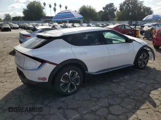 2024 Kia EV6 Light Long Range with VIN KNDC3DLC5R5184062, listed as a Copart auction lot 78050904 with 0 mi miles and Salvage Title. Bid and sale history available at carsss.com. Image 3.