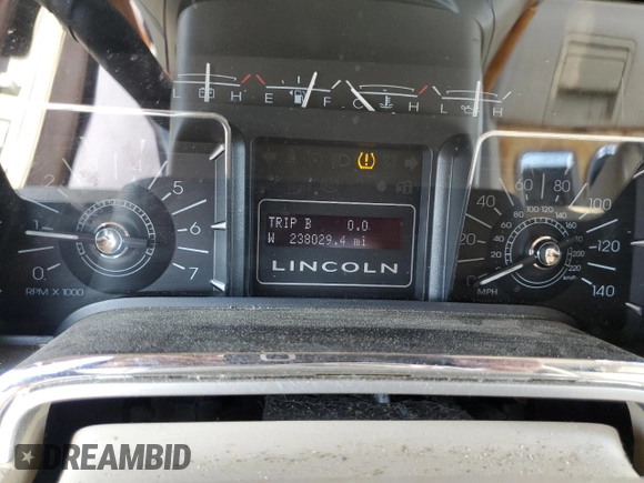 2008 Lincoln Navigator with VIN 5LMFU28598LJ00255, listed as a Copart auction lot 62189995 with 238,029 mi miles and Salvage title. Bid and sale history available at DreamBid. Image 9.