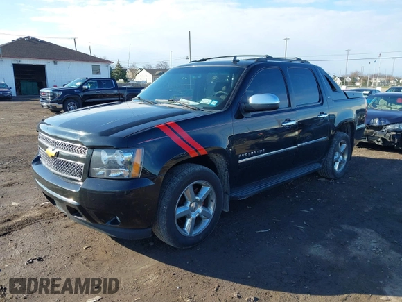 2012 Chevrolet Avalanche LTZ with VIN 3GNTKGE78CG152542, listed as a IAAI auction lot 42033673 with 177,870 mi miles. Bid and sale history available at carsss.com. Image 2.