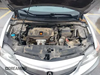 2013 Acura ILX with VIN 19VDE1F3XDE021230, listed as a IAAI auction lot 41586378 with 207,274 mi miles. Bid and sale history available at carsss.com. Image 10.