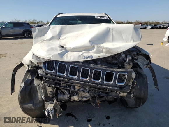 2018 Jeep Compass Altitude with VIN 3C4NJDBB2JT333149, listed as a Copart auction lot 47220945 with 179,451 mi miles and Salvage Title. Bid and sale history available at carsss.com. Image 5.