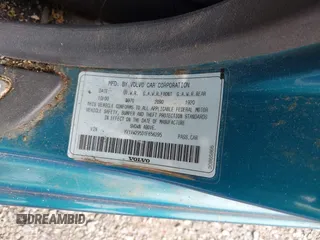 2001 Volvo V40 z VIN YV1VW29531F656295, wystawiony jako IAAI lot #42280990 z przebiegiem 175 196 mil mil oraz . Historia ofert i sprzedaży dostępna na DreamBid. Obrazek 9.