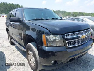 2007 Chevrolet Tahoe LTZ z VIN 1GNFK13047R418094, wystawiony jako IAAI lot #42410845 z przebiegiem 180 981 mil mil oraz . Historia ofert i sprzedaży dostępna na DreamBid. Obrazek 1.