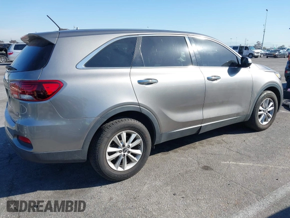2019 Kia Sorento LX with VIN 5XYPG4A33KG513184, listed as a IAAI auction lot 41759888 with 66,770 mi miles. Bid and sale history available at carsss.com. Image 4.