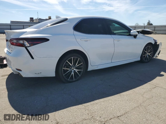 2022 Toyota Camry SE with VIN 4T1G11AK3NU638112, listed as a Copart auction lot 47884225 with 102,727 mi miles and Clean Title. Bid and sale history available at carsss.com. Image 3.
