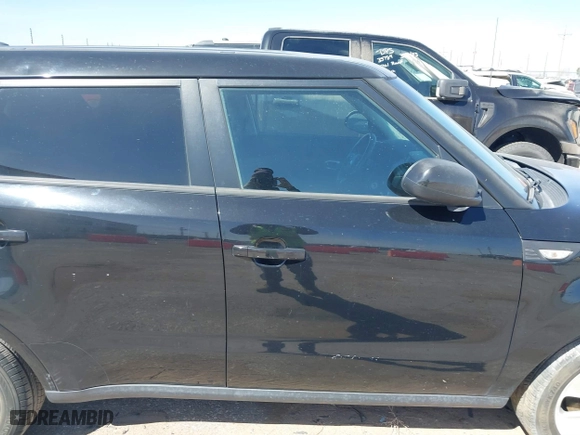 2014 Kia Soul with VIN KNDJN2A29E7073576, listed as a IAAI auction lot 41715382 with 99,156 mi miles. Bid and sale history available at carsss.com. Image 13.