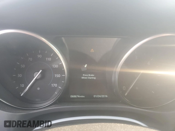 2018 Jaguar F-Pace 20d Premium with VIN SADCJ2FN1JA240134, listed as a Copart auction lot 61081054 with 68,674 mi miles and Clean Title. Bid and sale history available at DreamBid. Image 9.
