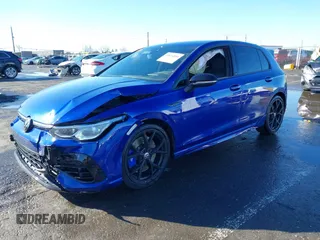 2023 Volkswagen Golf 20th Anniversary Edition z VIN WVWBB7CDXPW213586, wystawiony jako IAAI lot #41516848 z przebiegiem 27 896 mil mil oraz . Historia ofert i sprzedaży dostępna na DreamBid. Obrazek 17.