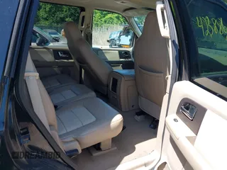 2006 Ford Expedition Eddie Bauer z VIN 1FMPU17596LB00921, wystawiony jako IAAI lot #42388660 z przebiegiem Nie podano mil oraz . Historia ofert i sprzedaży dostępna na DreamBid. Obrazek 8.