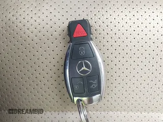 2013 Mercedes-Benz C 250 z VIN WDDGJ4HB7DG050891, wystawiony jako IAAI lot #39092790 z przebiegiem 105 411 mil mil oraz . Historia ofert i sprzedaży dostępna na DreamBid. Obrazek 11.