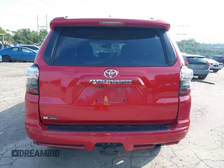 2022 Toyota 4Runner TRD Sport with VIN JTESU5JR2N6013405, listed as a IAAI auction lot 42611930 with 31,895 mi miles and . Bid and sale history available at DreamBid. Image 17.