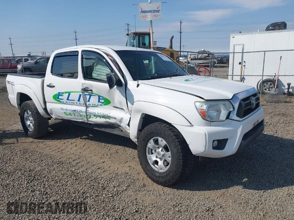 2014 Toyota Tacoma PreRunner with VIN 3TMJU4GN7EM158230, listed as a IAAI auction lot 40010521 with 145,185 mi miles. Bid and sale history available at carsss.com. Image 1.