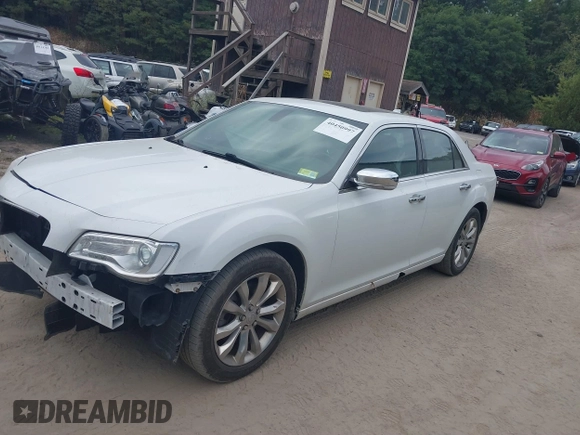 2019 Chrysler 300 Limited with VIN 2C3CCAKG7KH634459, listed as a IAAI auction lot 40450997 with 97,809 mi miles. Bid and sale history available at carsss.com. Image 2.
