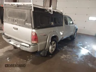2006 Toyota Tacoma with VIN 5TEUU42N26Z318670, listed as a IAAI auction lot 41582774 with 214,539 mi miles. Bid and sale history available at carsss.com. Image 4.